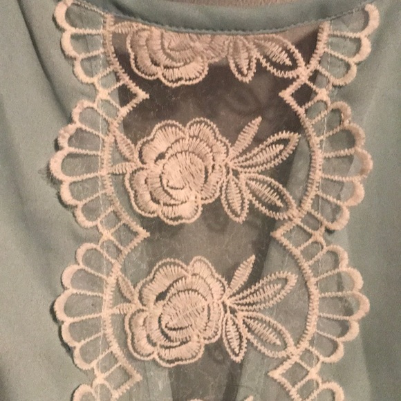 Mint dress with lace roses - Picture 3 of 5